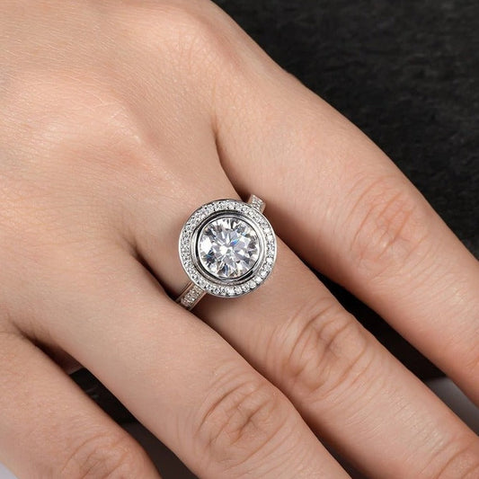3.0 Ct Round Cut Diamond Halo White Gold Engagement Ring