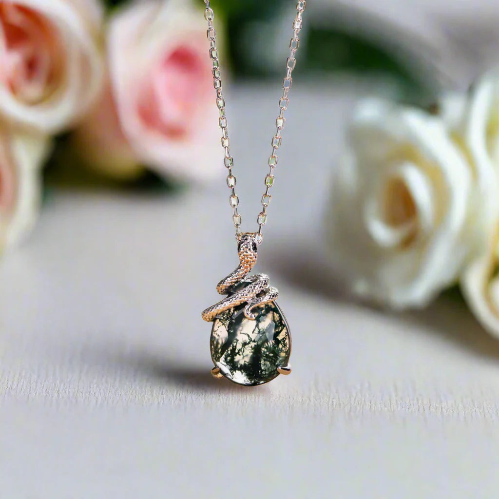 Oval Cut Green Moss Agate Snake Necklace