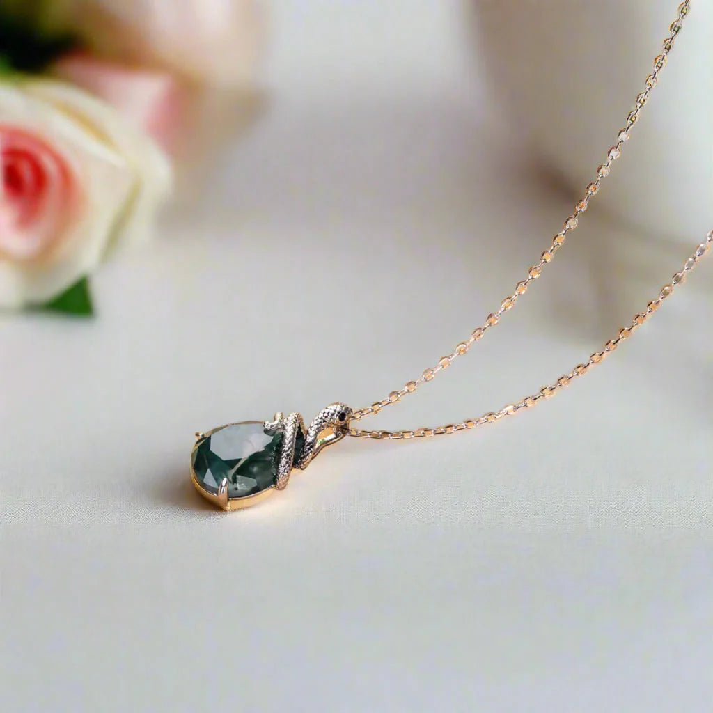 Oval Cut Green Moss Agate Snake Necklace
