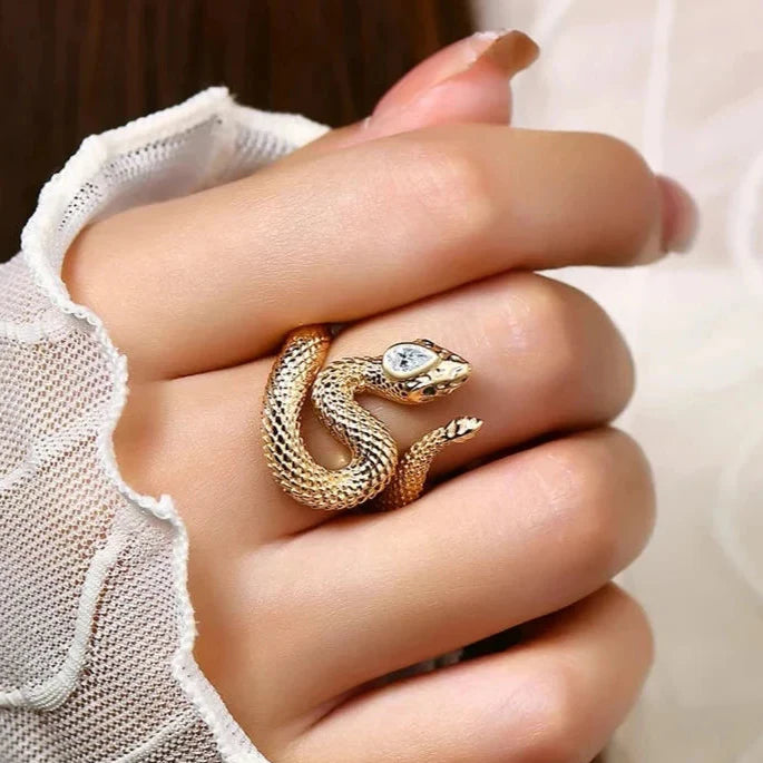 Snake Pear-cut Diamond Ring