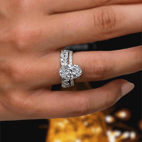 Stunning Oval Cut Diamond Wedding Ring Set