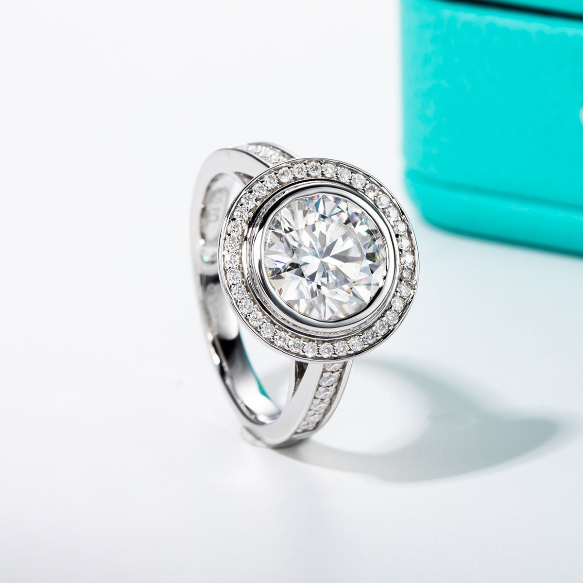 3.0 Ct Round Cut Diamond Halo White Gold Engagement Ring