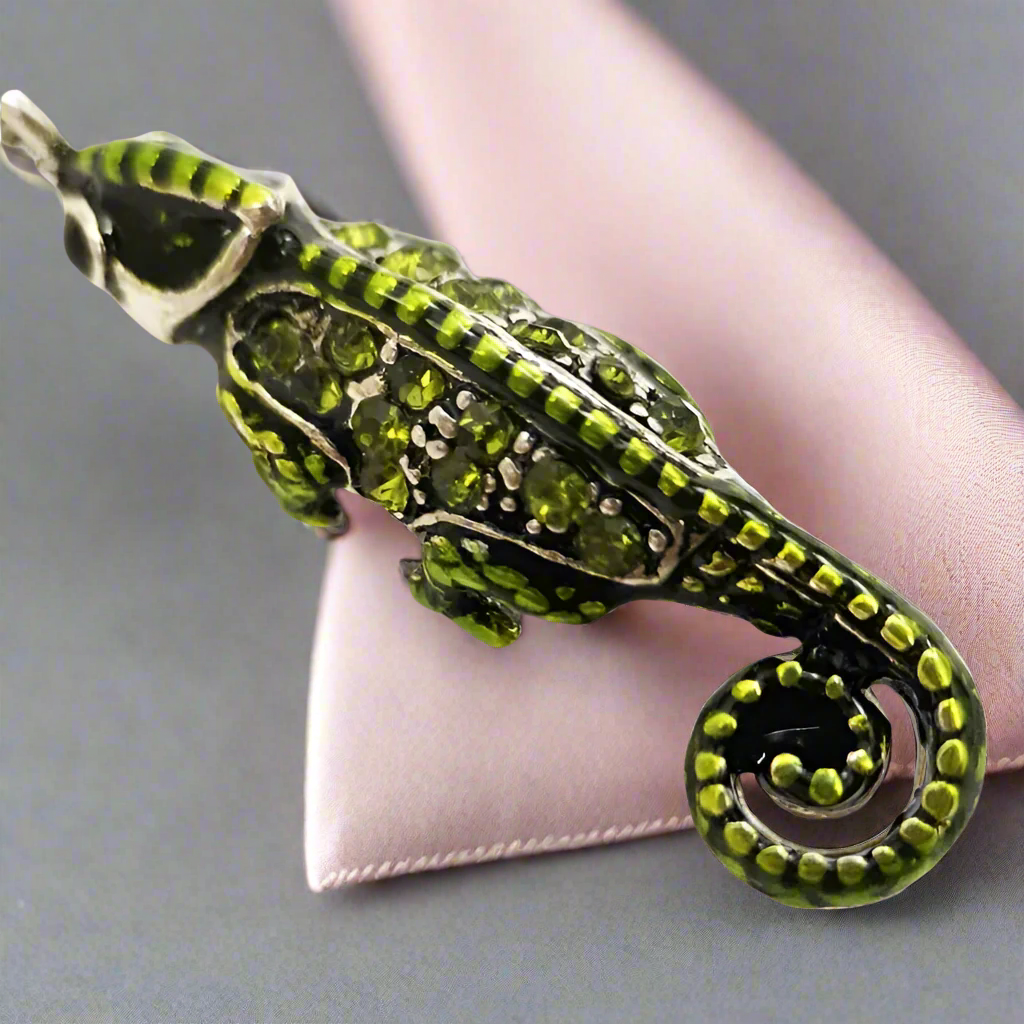 Pirate Green Lizard Chameleon Pendant (Aftersale Service)
