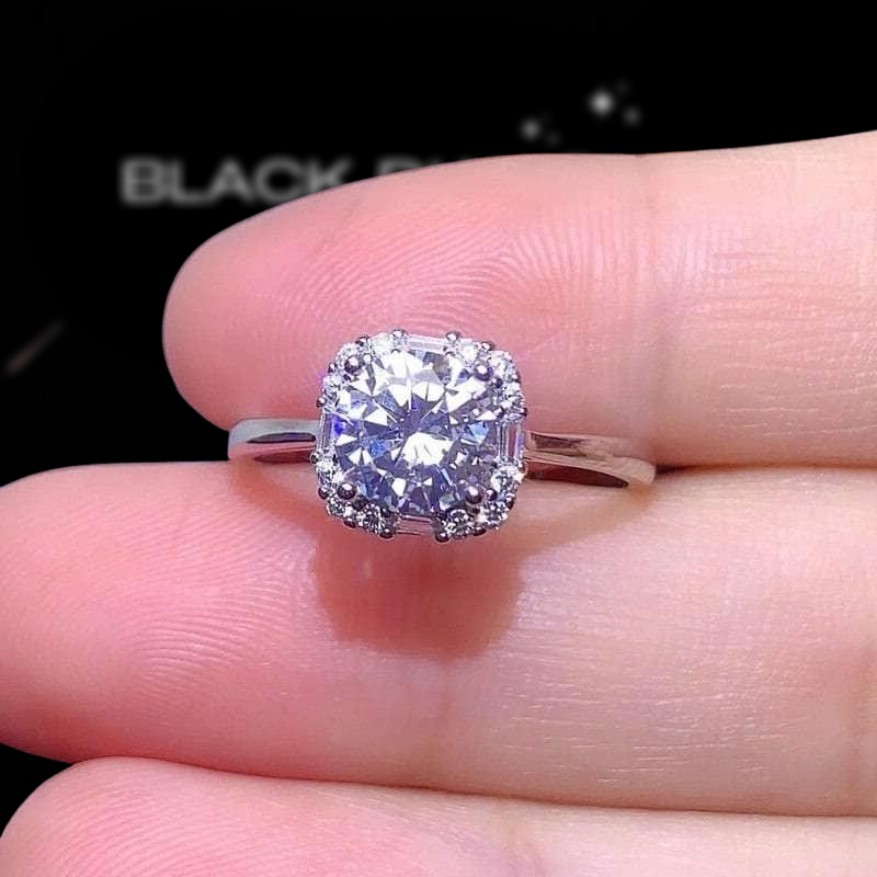 1.0 Ct Round Cut Diamond Halo Engagement Ring