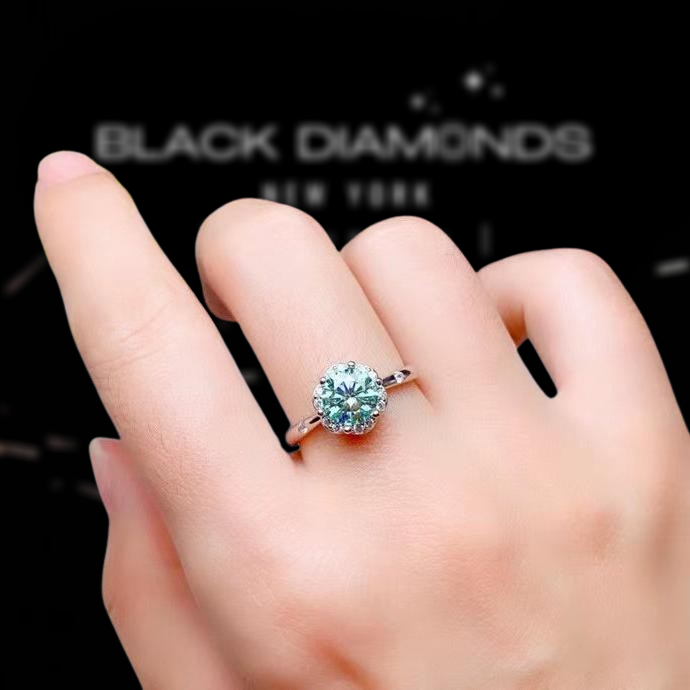 Crackling 1.0 Ct Diamond Engagement Ring