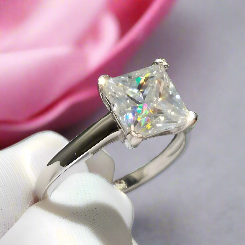 Princess Cut 1.0 Ct Sparkling Diamond Classic 4 Claw Engagement Ring