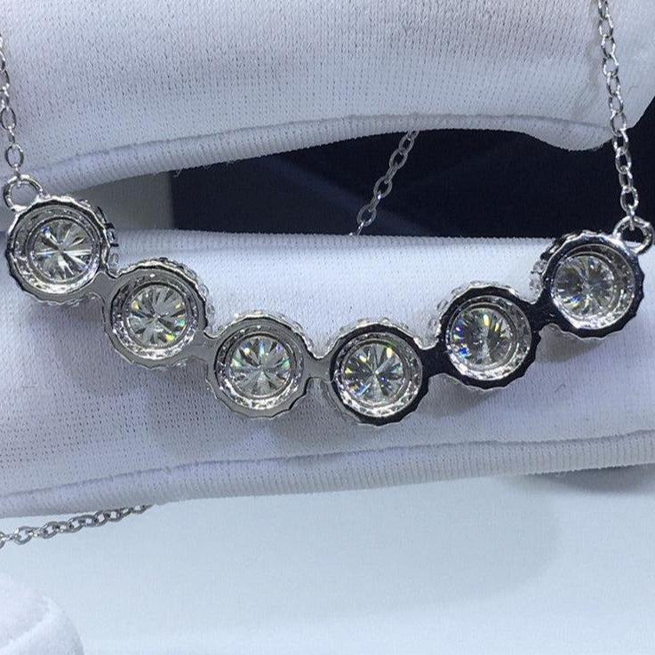 Round Diamond Pendant Necklace