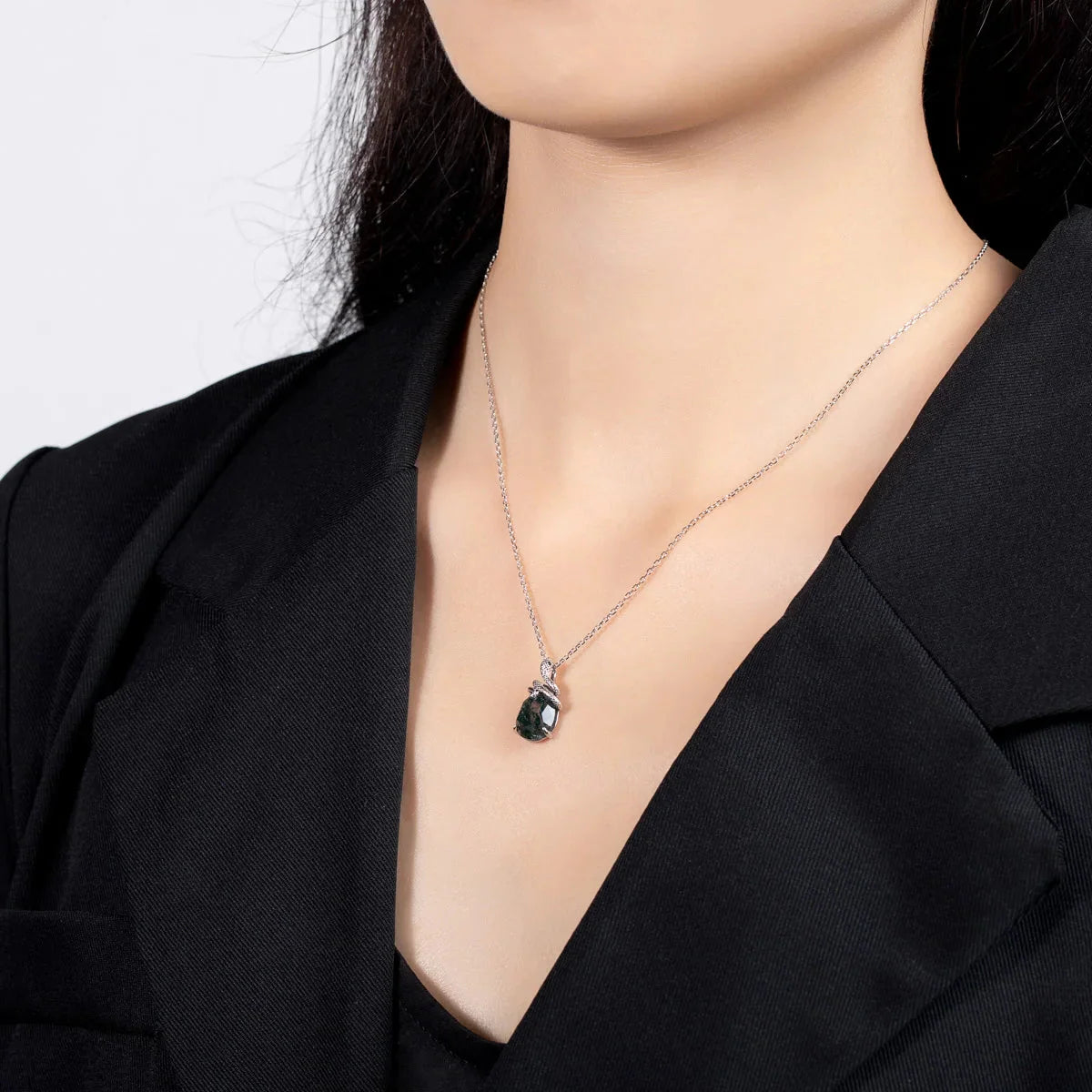 Oval Cut Green Moss Agate Snake Necklace