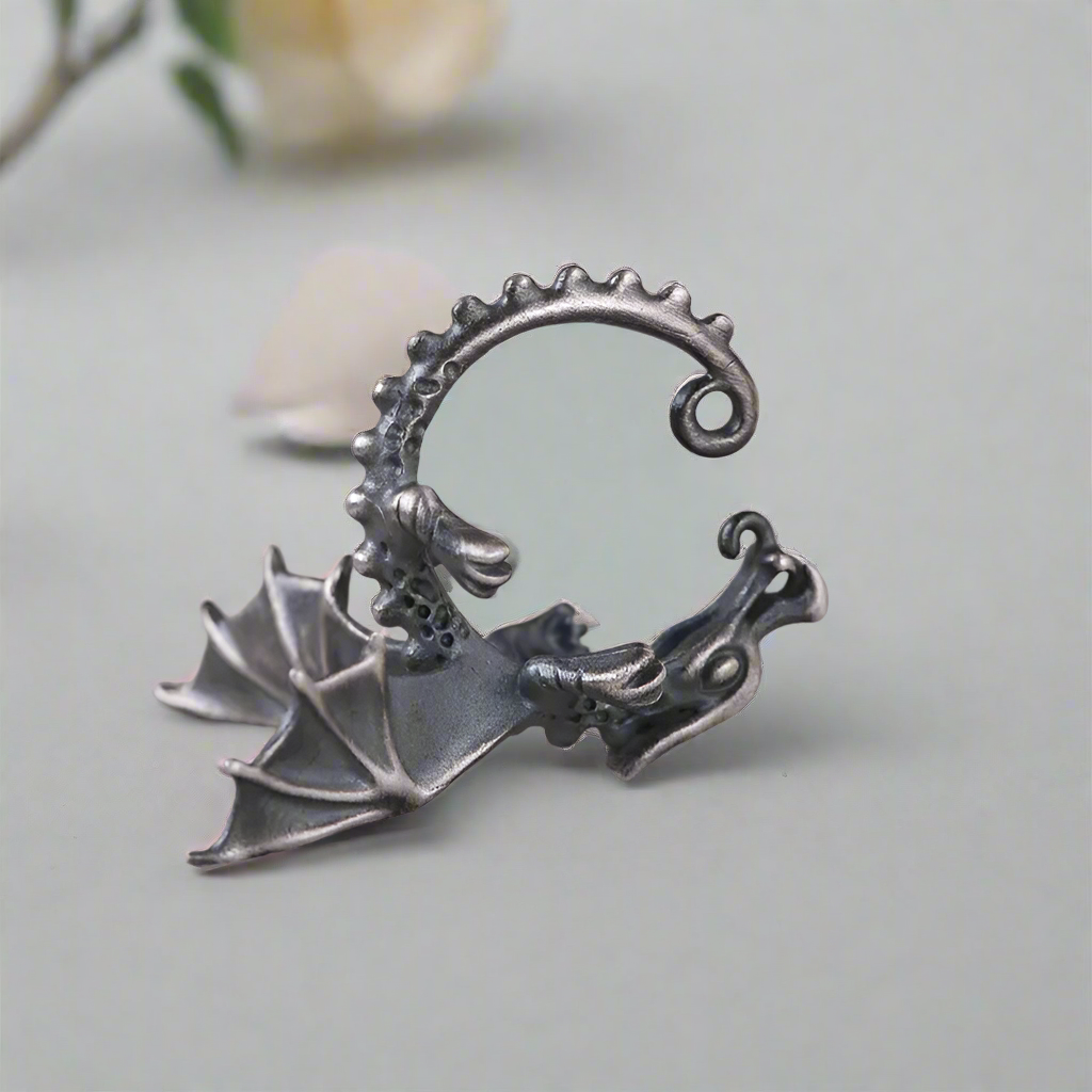 One Piece Retro Dragon Ear Clip