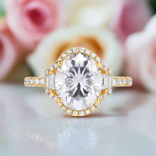 Pear-cut Diamond Halo Engagement Ring