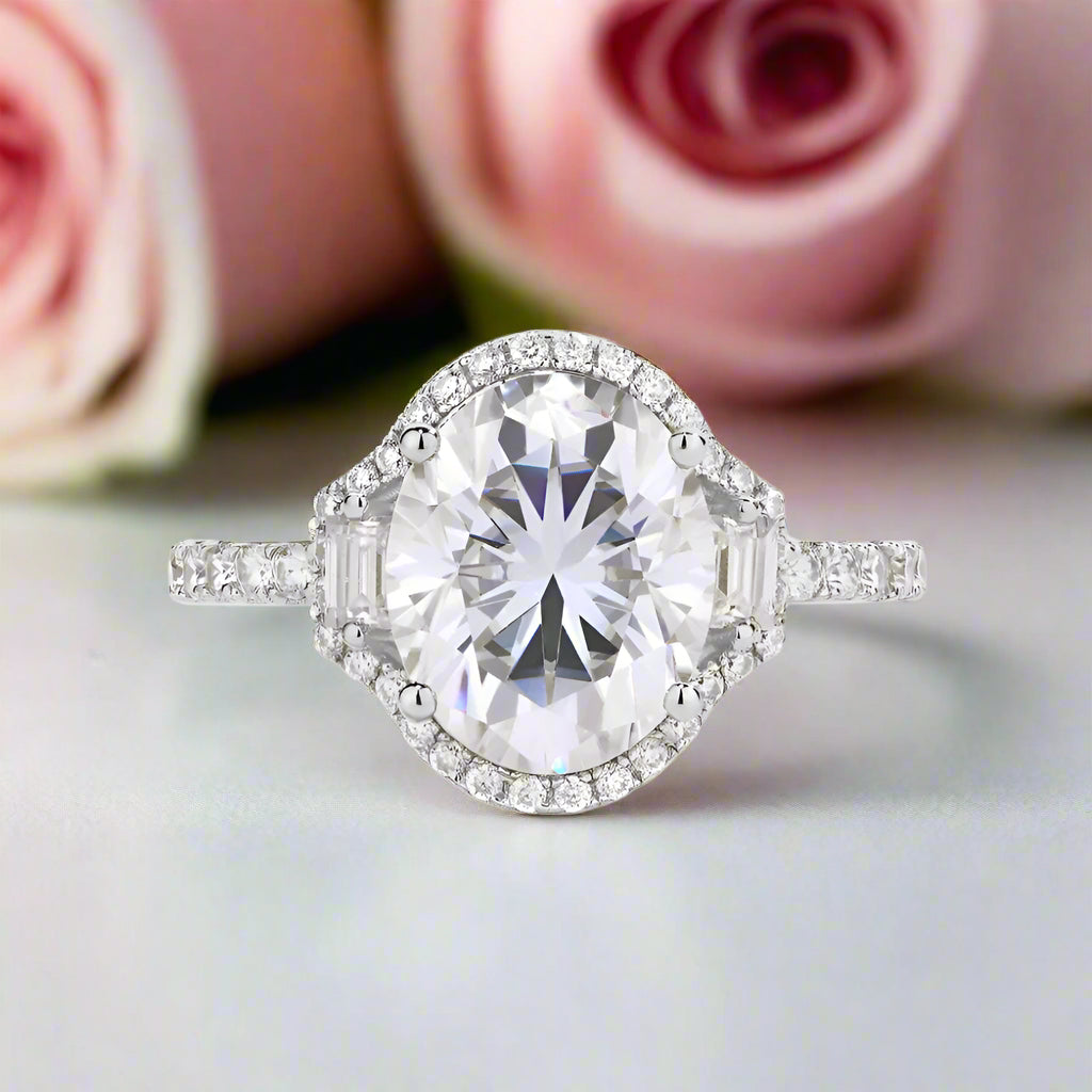 Pear-cut Diamond Halo Engagement Ring