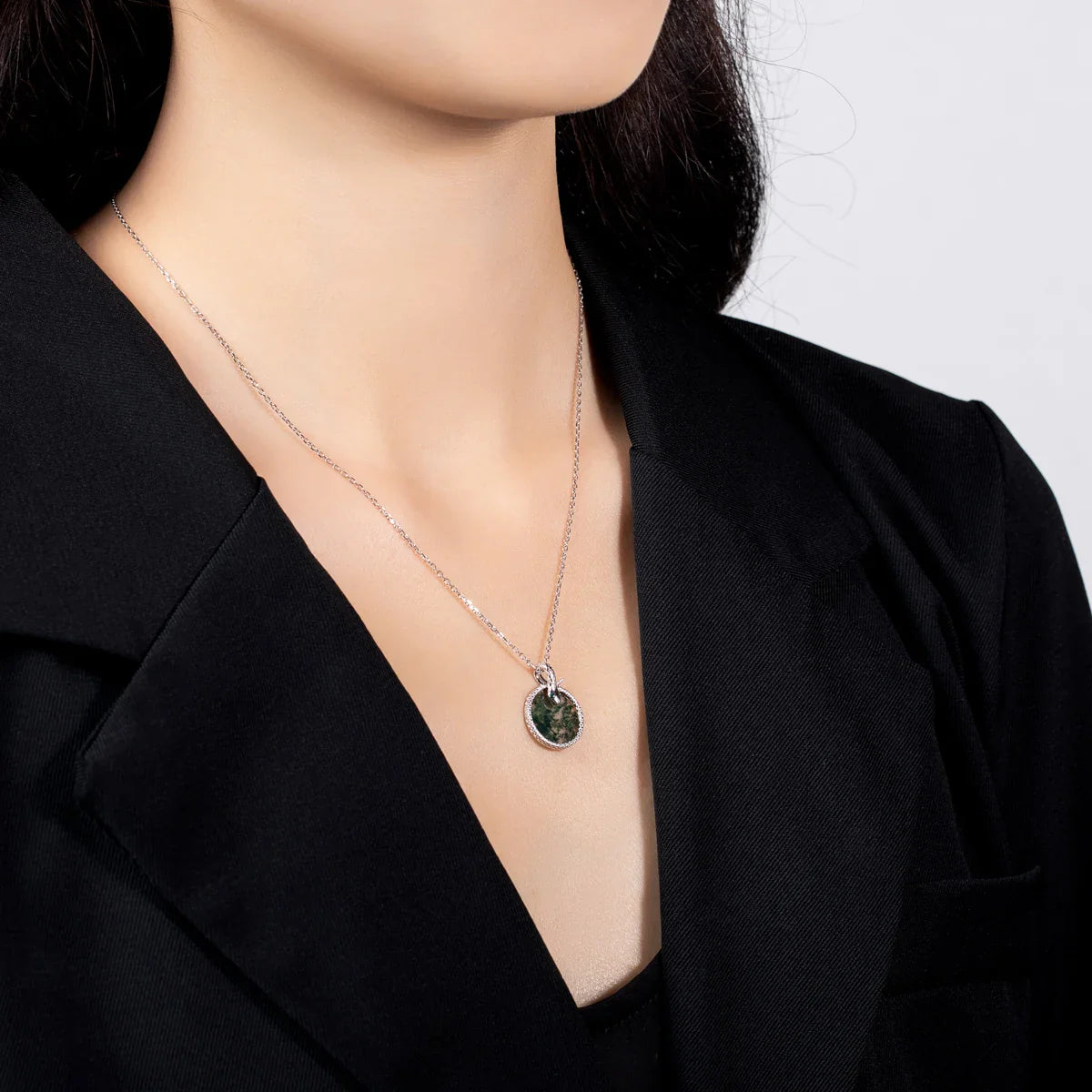 Round Cut Moss Agate Snake Necklace