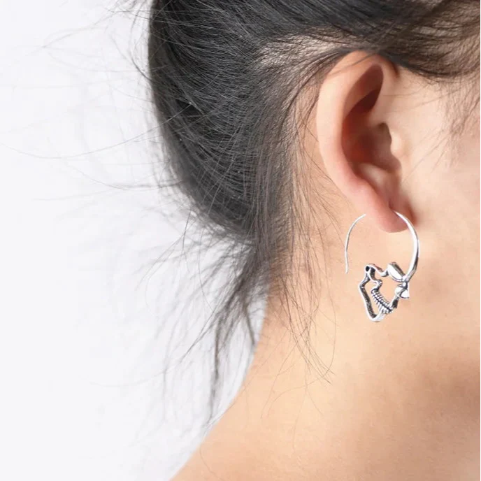 Retro Creative Elegant Skull Head Earrings