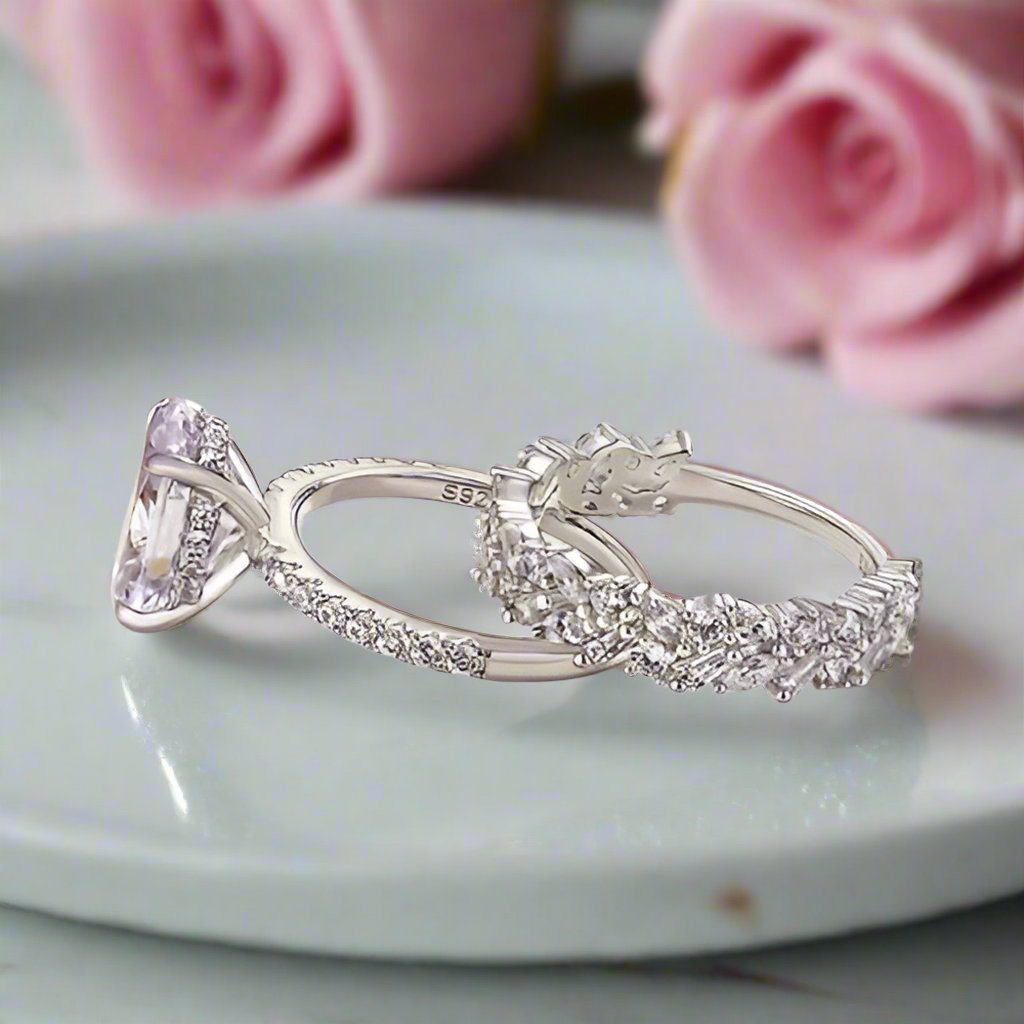 Stunning Oval Cut Diamond Wedding Ring Set