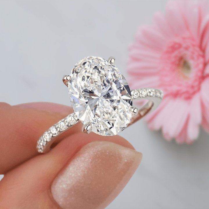 Stunning Oval Cut Diamond Wedding Ring Set