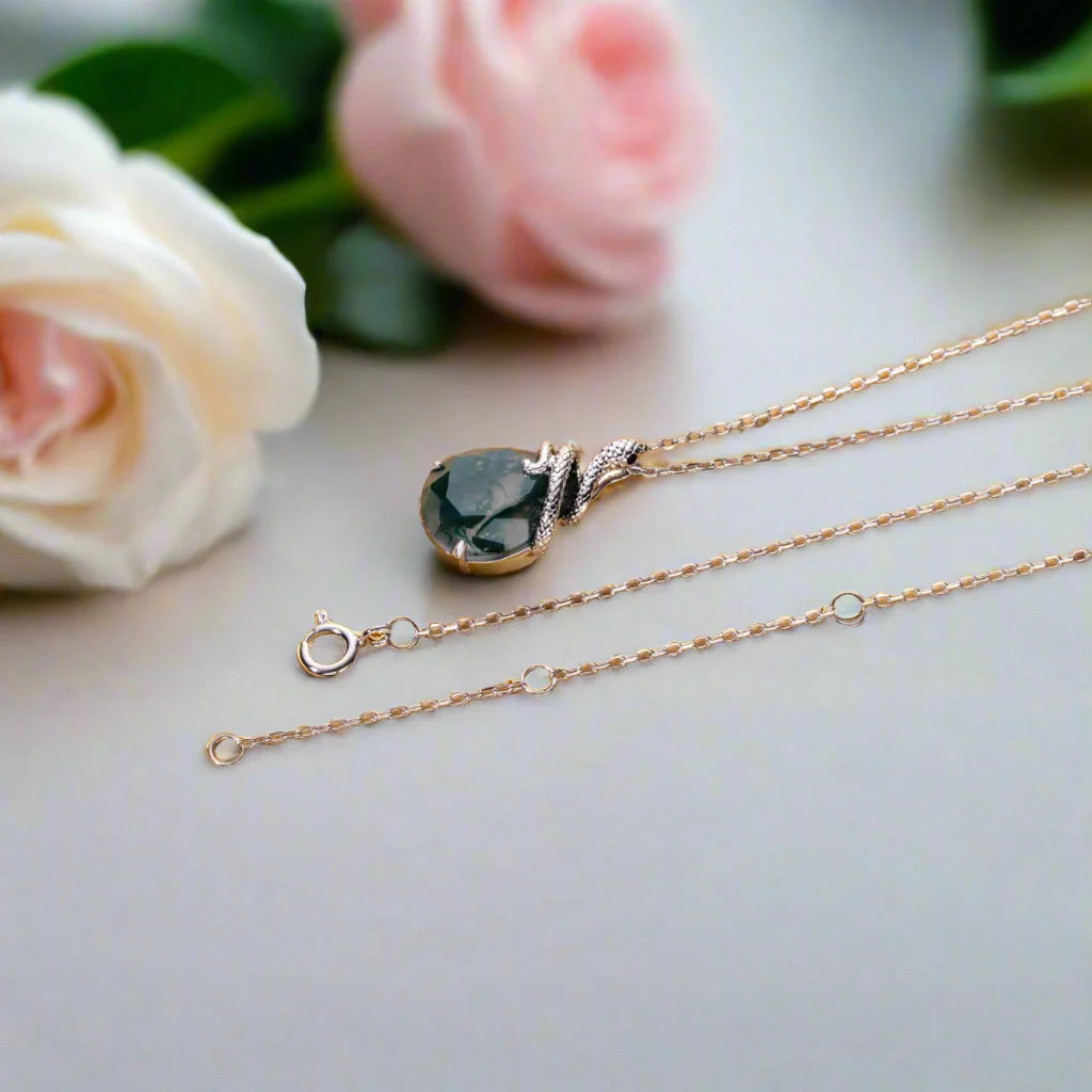 Oval Cut Green Moss Agate Snake Necklace