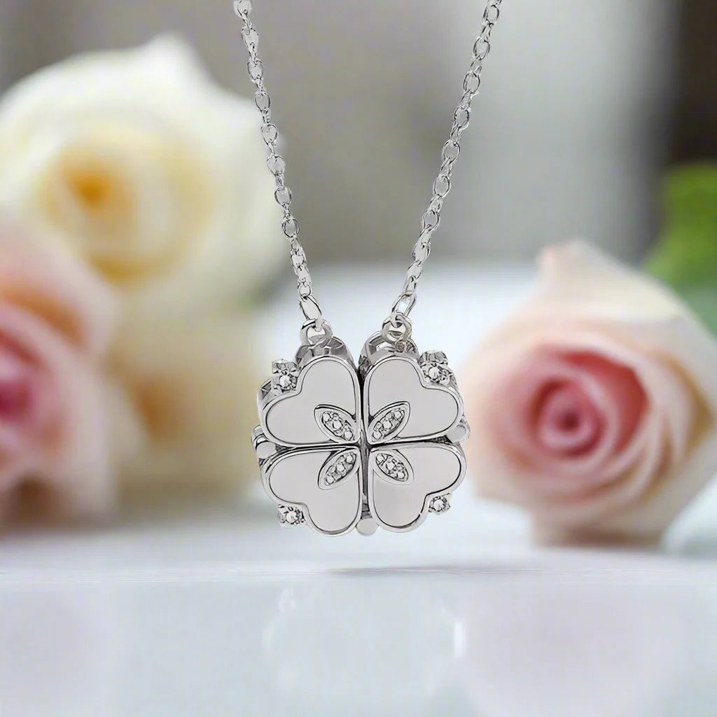 Clover-Heart Change Necklace
