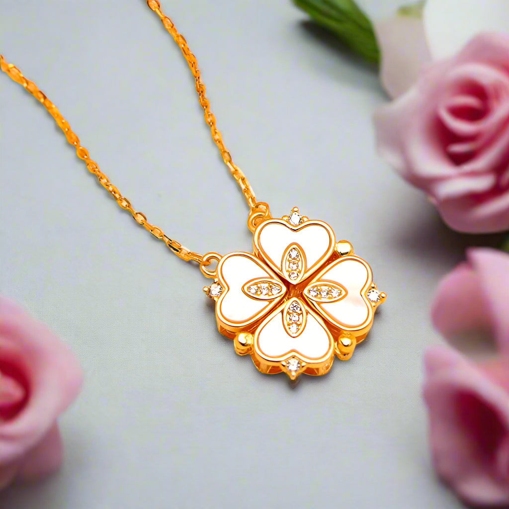 Clover-Heart Change Necklace