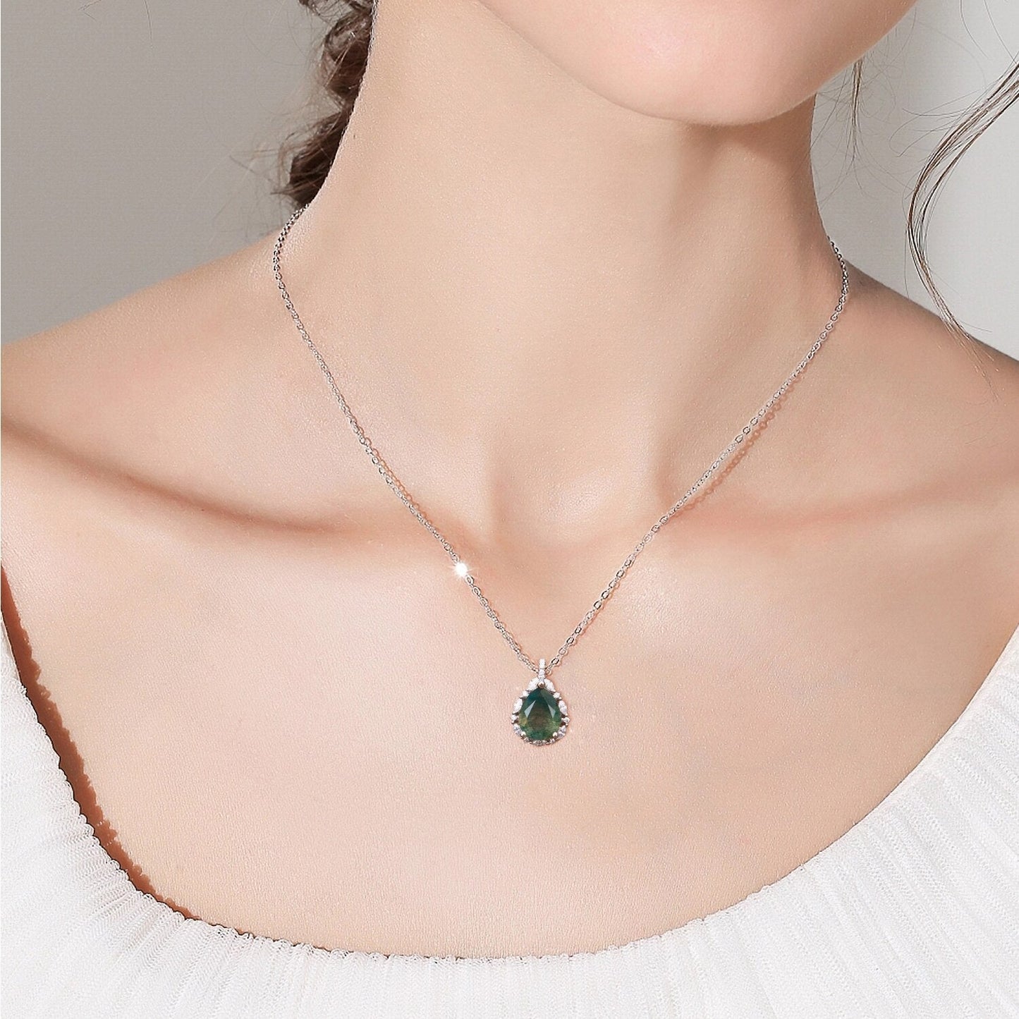 Pear-cut Natural Green Moss Agate Necklace