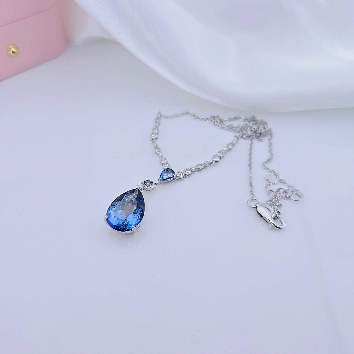 10.68C Natural Iolite Blue Mystic Quartz Pendant Necklace